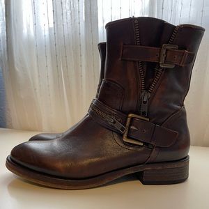 Gorgeous Treasure and Bond Leather Boot Size 7 1/2.